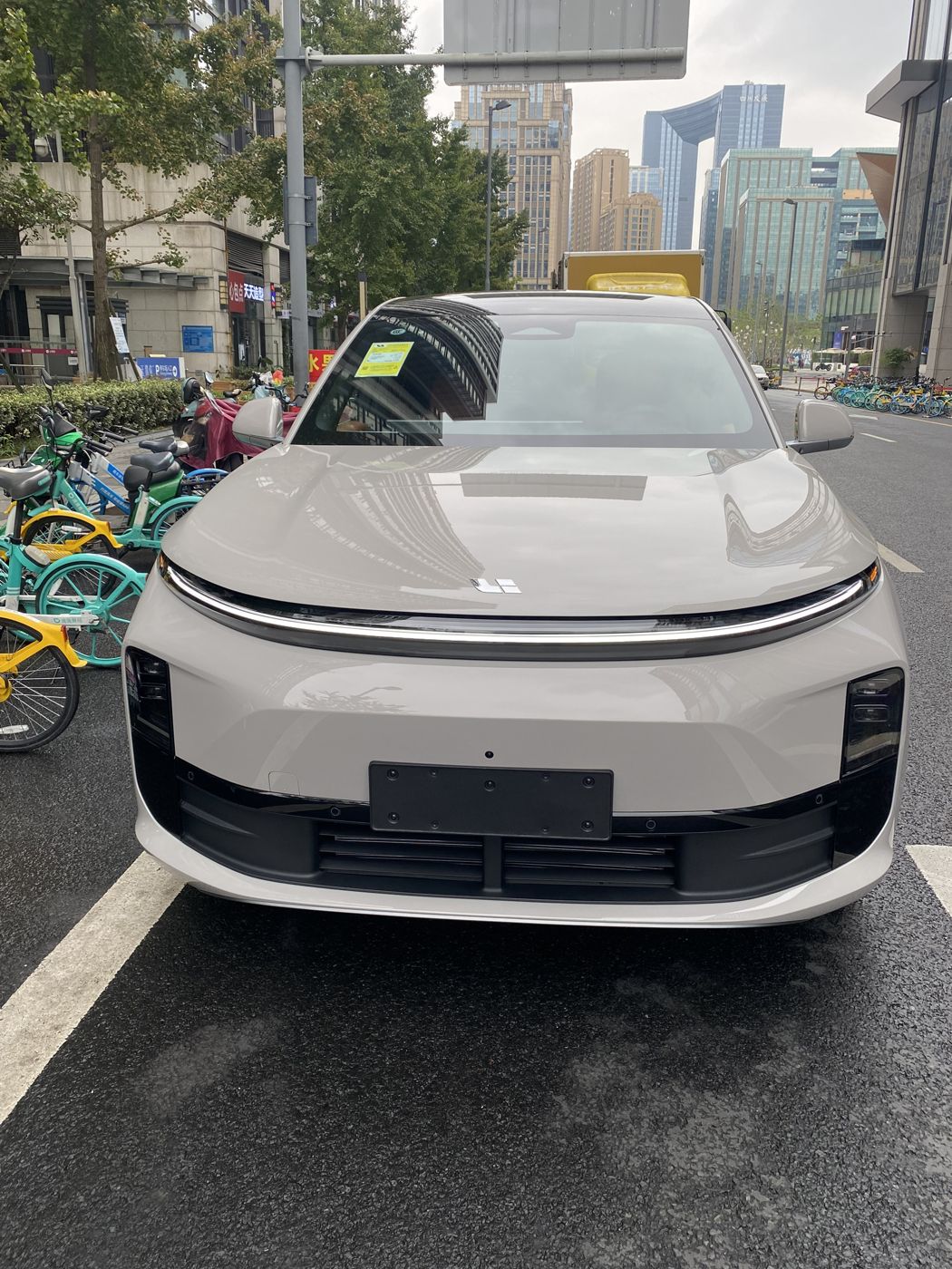 abg77游戏官网入口 MEGA 高压纯电 MPV
